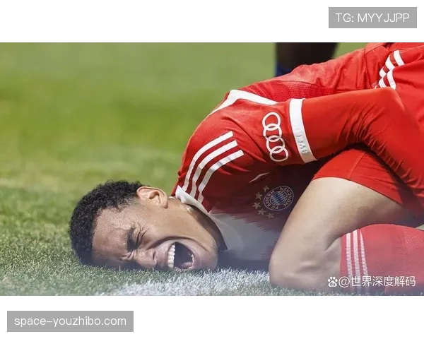 战术板:复盘拜仁vs皇马,双方在中场区域的激烈绞杀与空间争夺 战术板:复盘拜仁vs皇马,双方在中场区域的激烈绞杀与空间争夺